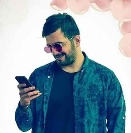  آصف آریا خودش زنگ میزنه 