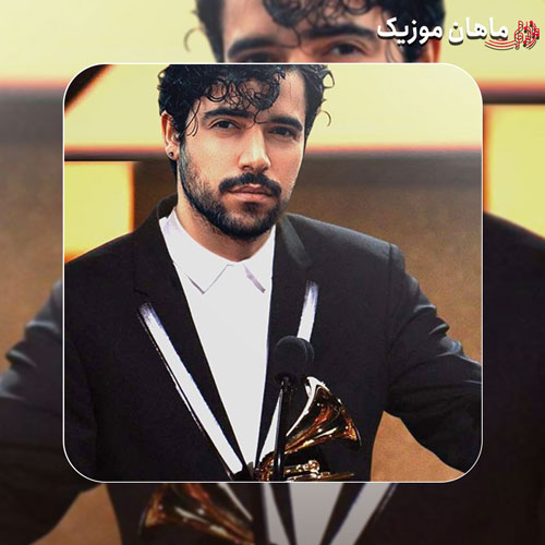 دانلود آهنگ ﻣﻦ ﻣﻴﺨﻮام ﺑﺎ ﺗﻮ ﭘﻴﺮ ﺷﻢ ﻳﺎ ﺑﺎ ﺗﻮ ﻳﺎ ﻫﻴﭽﻜﺲ از شروین حاجی پور