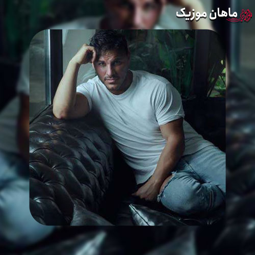 دانلود آهنگ ﺑﺎﻟﺎﺧﺮه دﻳﺪی ﻛﻪ ﻛﻰ رو ﺗﻮ ﻓﻴﺮﻳﻜﻪ ﺑﺎ ﻫﻤﻪ ﺑﺪه وﻟﻰ رو ﺗﻮ ﻳﻜﻰ ﻛﻴﻠﻴﺪه از آرمین زارعی